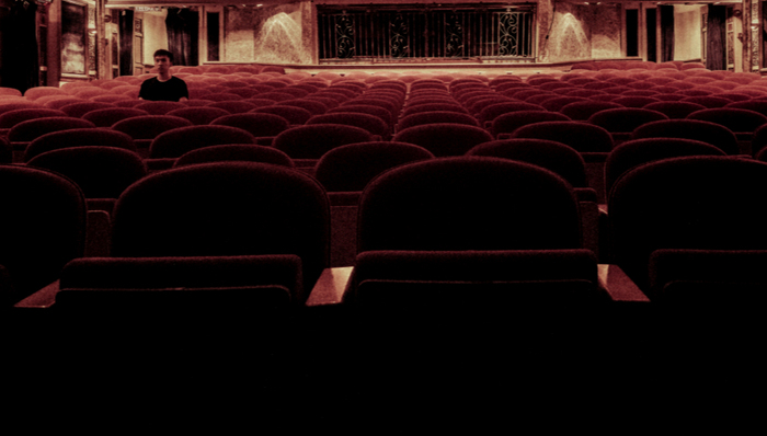 影视产业,新型冠状病毒肺炎,春节档,情人节