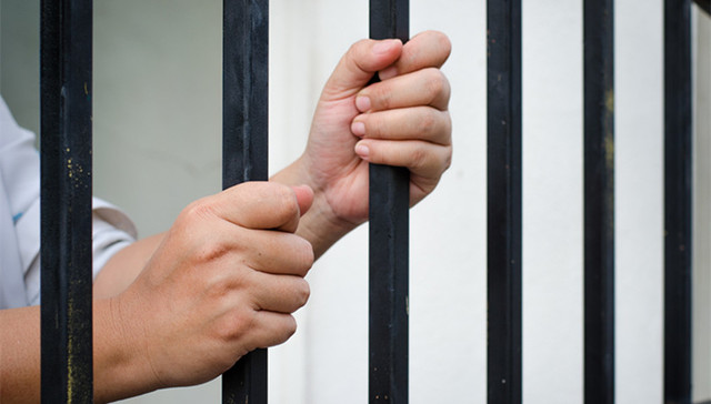 男子瞒报旅居经历致29人被隔离，警方以涉嫌妨害传染病防治罪立案侦查