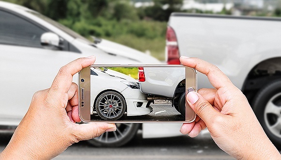 车险赔付“无接触”作业成保险科技试验场，保险公司秀出了哪些“黑科技”？