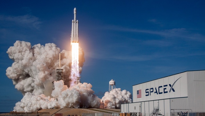 马斯克太空梦再进一步，SpaceX首次载人飞行预计5月7日执行