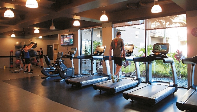 【特写】运动课程观看量涨4倍，但线上健身可能火不了多久