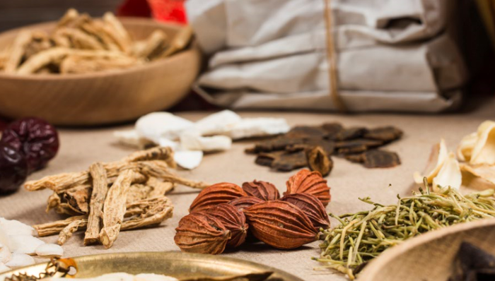 疫情防治中医药能发挥什么作用？专家：中西医结合可缩短重症患者治疗周期