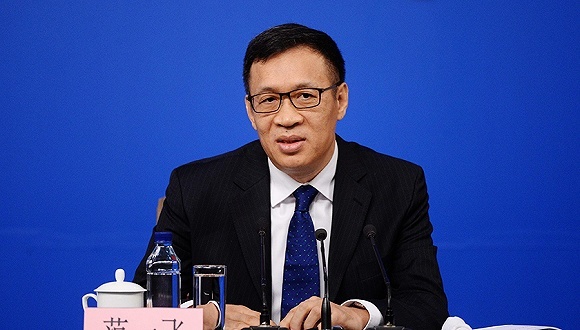 范一飞：对疫情防控重点地区回笼现金，消毒后存放14天以上再投放市场