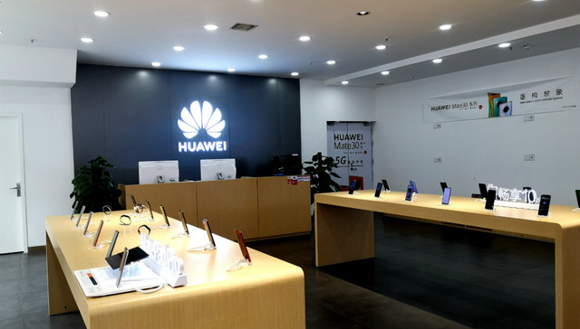 【深度】生意砍半、无货可卖，手机线下渠道艰难开年