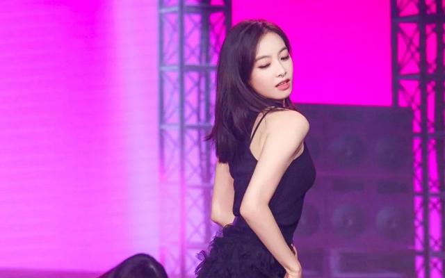 人设崩塌被全网骂，她又洗白失败了？