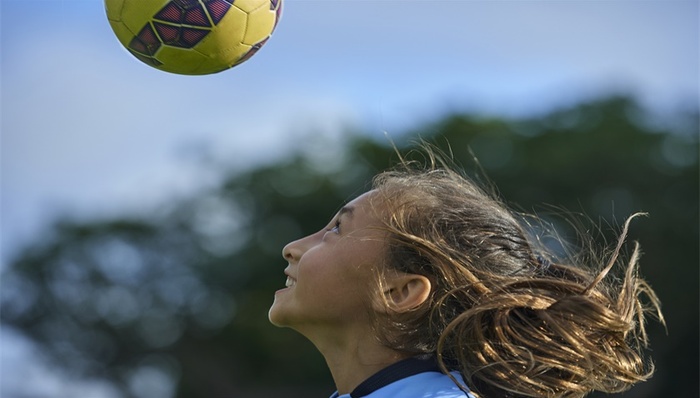 女孩不该在运动场上“缺席”，欧足联联手迪士尼打造专属女孩的“足球梦”