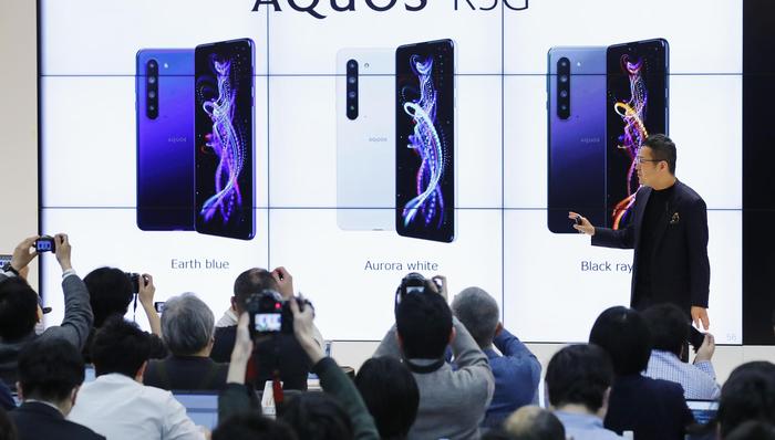 全面屏新方案？夏普发布新机AQUOS R5G