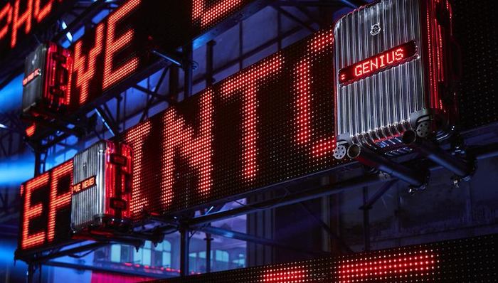 RIMOWA与Moncler牵手推出限量版镜面行李箱，要打造科技化旅行