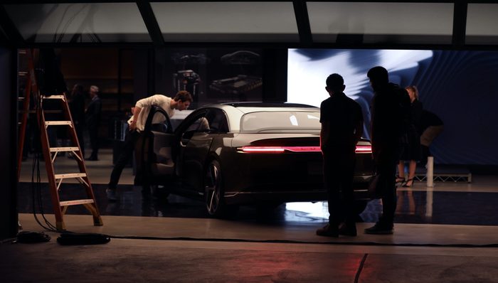 还记得扬言要“终结”特斯拉的Lucid汽车吗？它们的最新进展来了