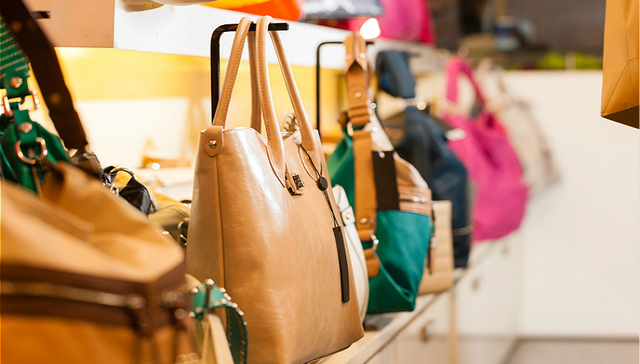 疫情下没人逛街，巴黎春天却用50多个微信群招揽了3.6万顾客