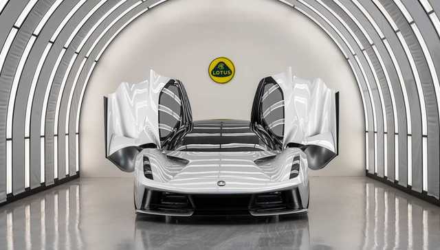 全球限量130台，售价超过2000万的纯电动超跑路特斯Evija即将下线