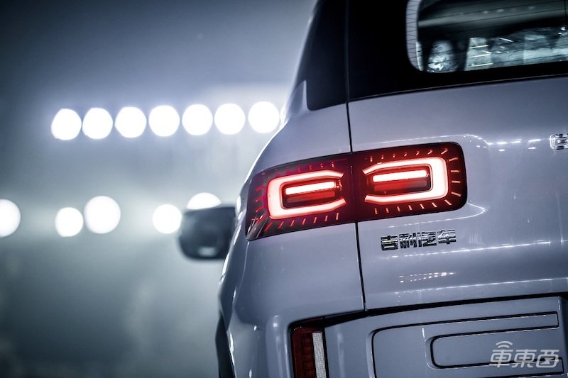 这台车配N95“口罩”外观内饰像飞船，有L2级自动驾驶，11.5万起售