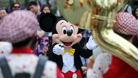 迪士尼CEO突然换帅，这艘巨轮要如何在流媒体时代远航