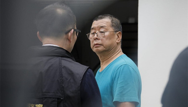 香港“壹传媒”创办人黎智英今早在家中被捕