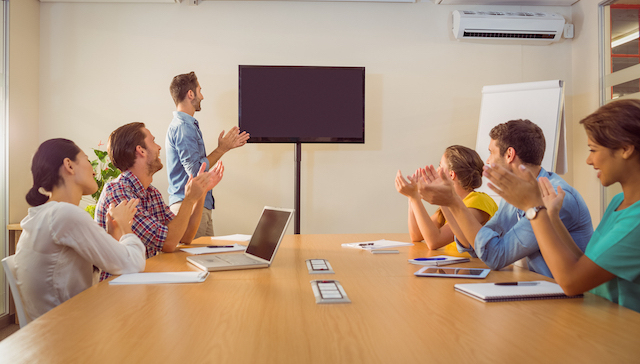 “共享员工”体验记：超市兼职配货日赚二百，有人直接跳槽
