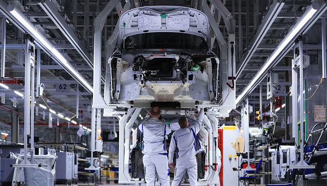 全球多家车企零部件面临断供危机：通用汽车空运救急，现代汽车工厂已停产