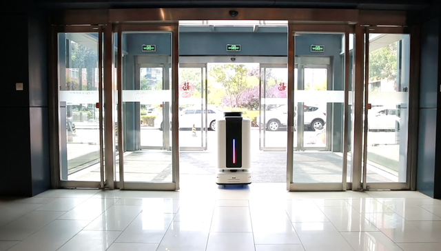 群体智能,华为手机,自动避障,送餐员,机器人系统,办公园区,错峰,通讯模块,工作机会,典范