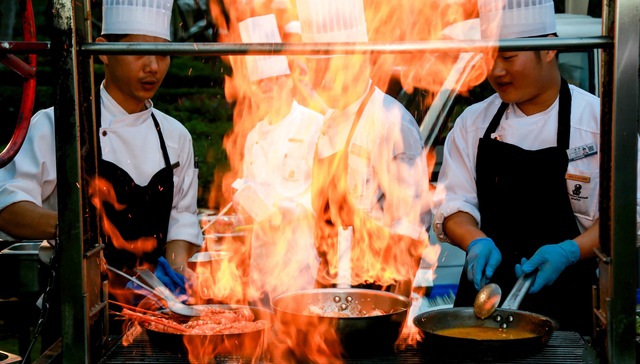 去三亚放飞，让美味唤醒一整天