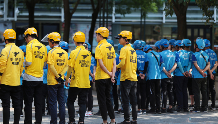 幼师、健身教练、理发师…为什么他们在疫情期间送起了外卖？