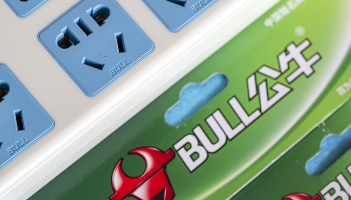 财说｜上市一个月股价翻倍，千亿市值的公牛集团为何只能“窝里横”？