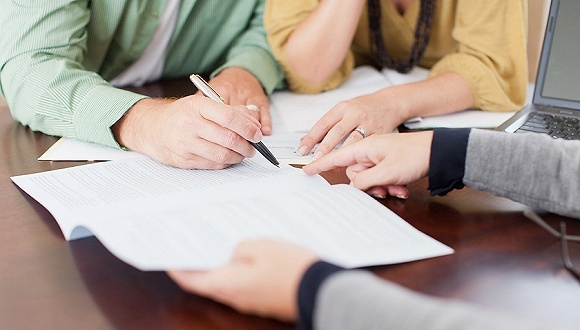 保单“冰冻”，科技突围，800万保险代理人艰难度疫