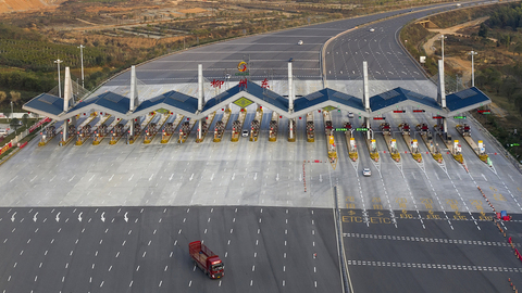 免收通行费近一个月，高速公路企业承压