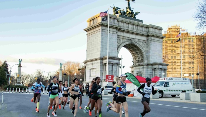 27000人勇跑洛杉矶全马，学乖了的纽约半马对25000名选手说不