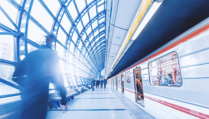 上海地铁，防疫消毒，测量体温，早高峰限流