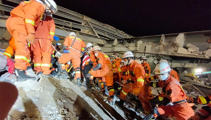 事故调查组,四不放过,欣佳,坍塌事故,住建部,承重柱,全体会议,中央领导同志,医学,安全生产事故