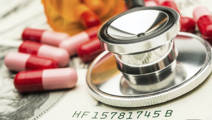 如中国向美国出口原料药持续受影响，几个月内美国药店将空空如也