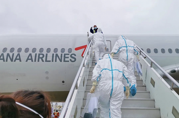 上海对来自16个重点国家航班实施100%登临检查