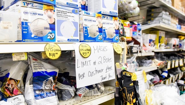 美国口罩有价无市，不少华人开始微商买口罩
