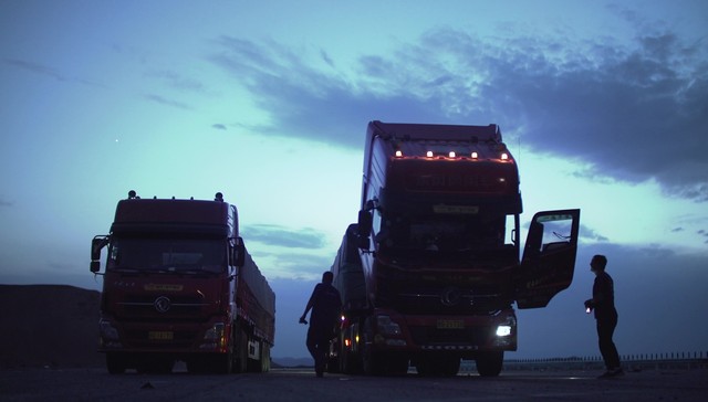 虚拟团结、相对弱势与性别隔离：针对中国卡车司机的一组调研 | 专访