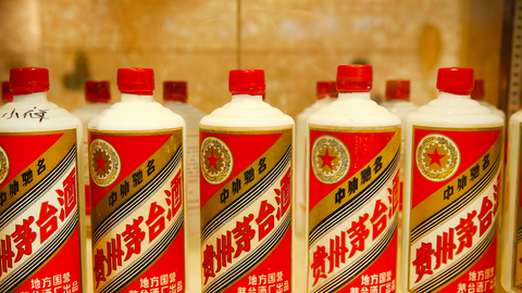 茅台股价年内第二次跌破千元，四个月市值蒸发超3200亿