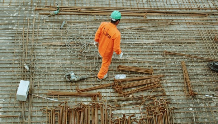 人社部：已有1亿农民工外出务工，占春节前返乡的80%