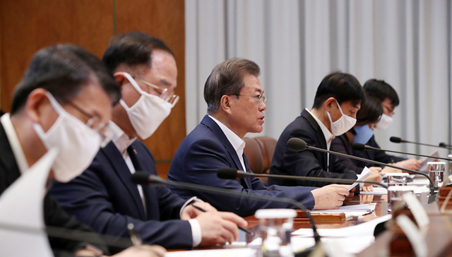 韩国日新增病例反弹：抗疫成效初显，但“战线”仍在扩大