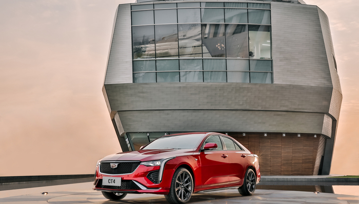 如何造一台撩拨年轻人的中级轿车 ？凯迪拉克的答案是CT4