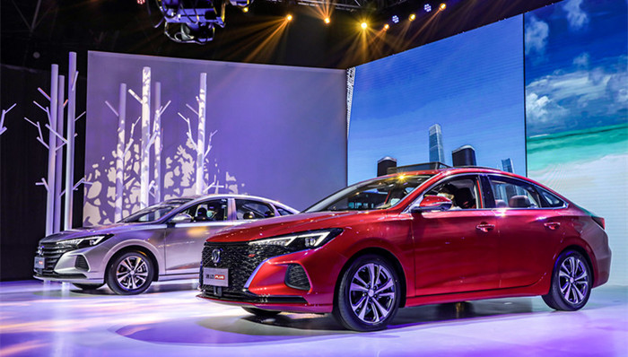 第三代长安逸动PLUS上市，售价7.29万起