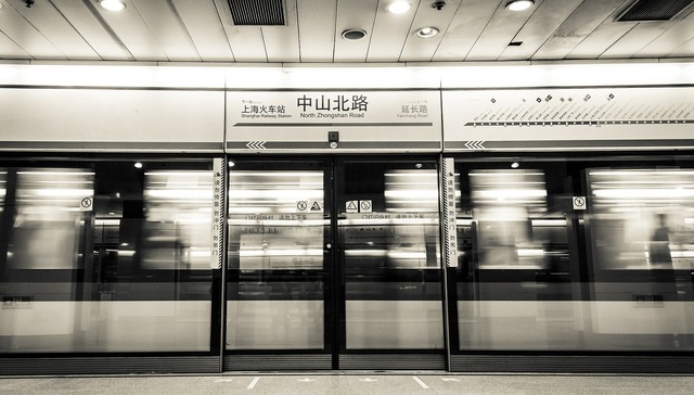 上海：地铁工作日日均客运量恢复到去年同期51%