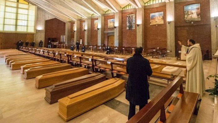 意大利,教堂,神父,祷告,军用卡车,贝加莫,延长封锁