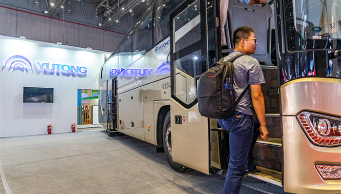 宇通客车2019年营收304.79亿元，市占率提升2.6%