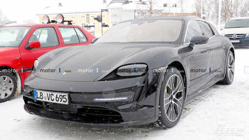 保时捷又出一款纯电车型！跨界旅行车设计，能跑还能拉