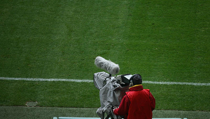 北美三大转播商损失超十亿美元，裁员、降薪渴望比赛回归