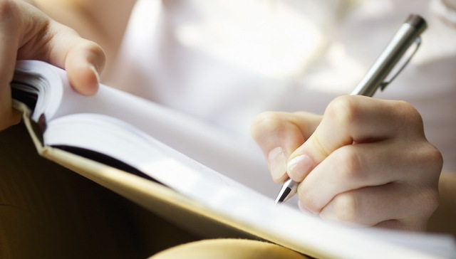 【特写】疫情下的海外华人作家：不要让读者被“事实”消费