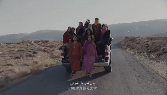 文学不应在无人处流浪：文学bot有格言化的危险，亦有公共性的可贵