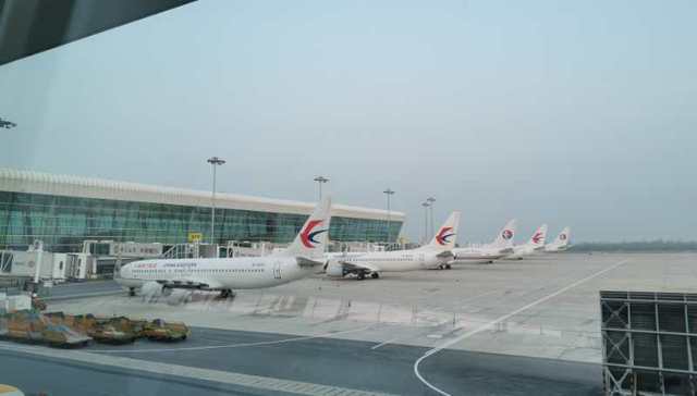 武汉解封，天河机场首个航班起飞