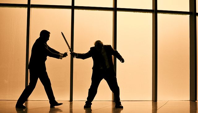 兆新股份“内斗”升级：小股东“逼宫”欲清洗管理层，董事长董秘接连辞职或引发人事巨震