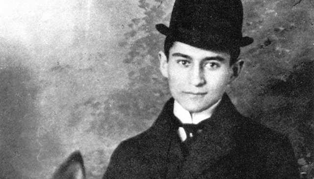 黑暗的门：在自我隔离中阅读卡夫卡的《审判》