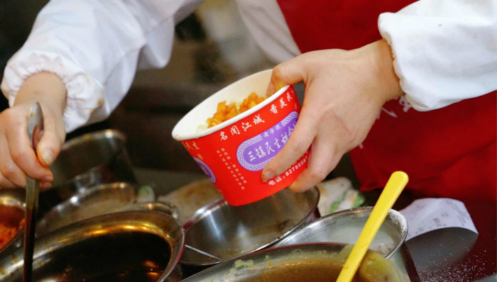 新型冠状病毒肺炎,疫情防控,武汉,餐饮业,自救,外卖,堂食