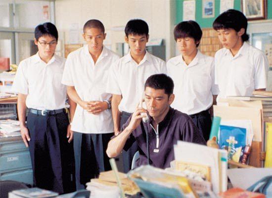 影讯 | 光线将翻拍日本电影《五个扑水的少年》  《壮志凌云：独行侠》全美公映日期延至12月23日